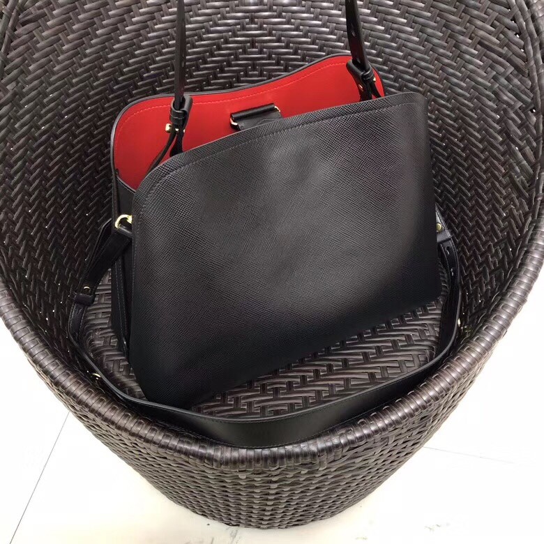 Pra*a matinee tote bag in black saffiano leather