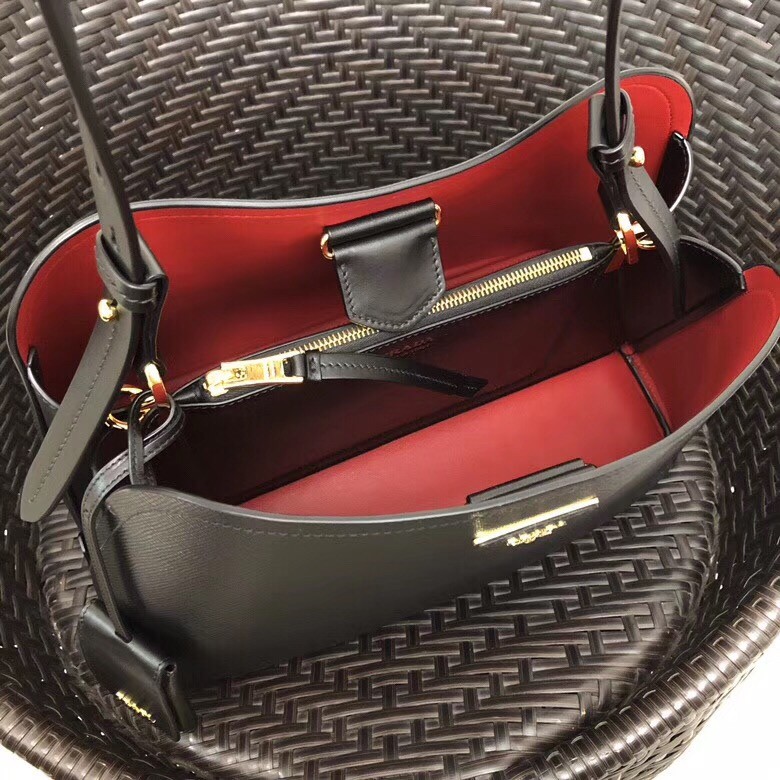 Pra*a matinee tote bag in black saffiano leather