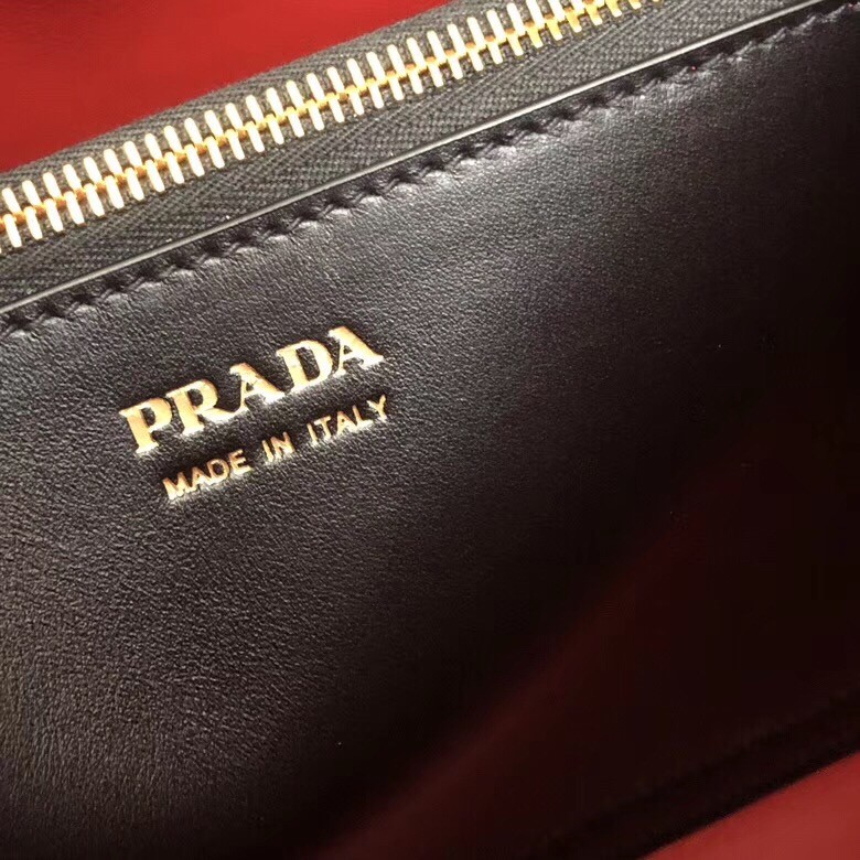 Pra*a matinee tote bag in black saffiano leather