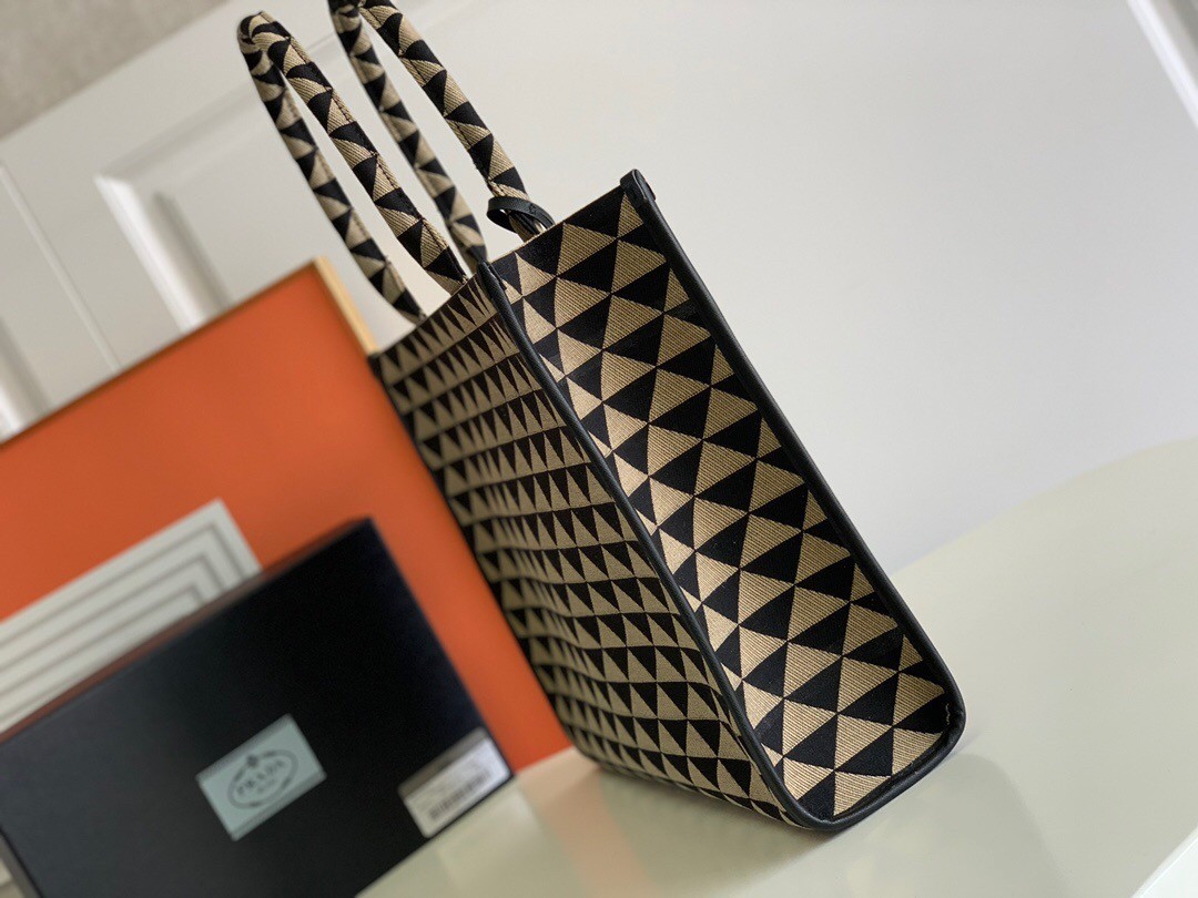 Pra*a symbole large bag in black/beige jjacquard fabric