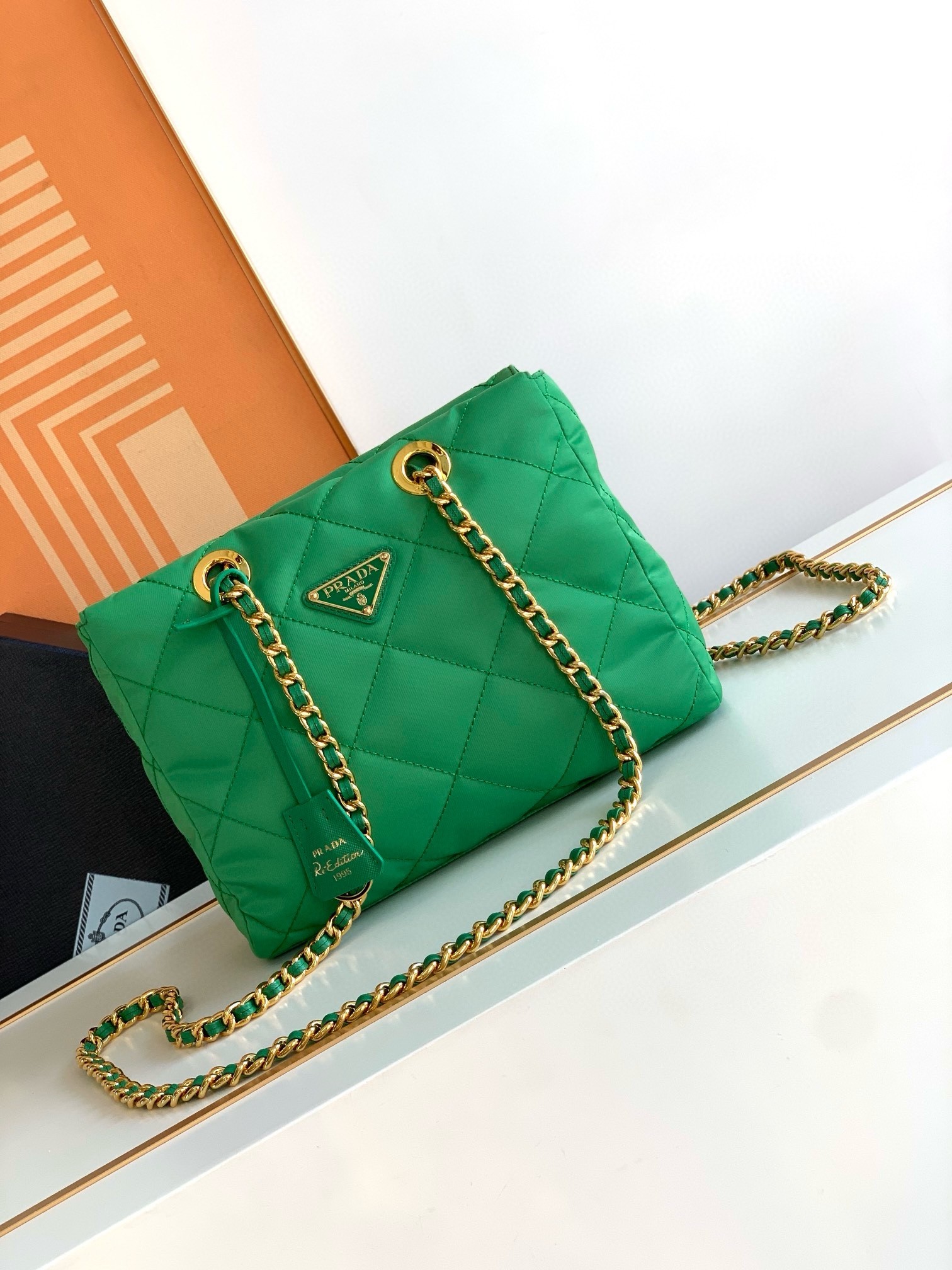Pra*a re-edition 1995 tote bag in green re-nylon
