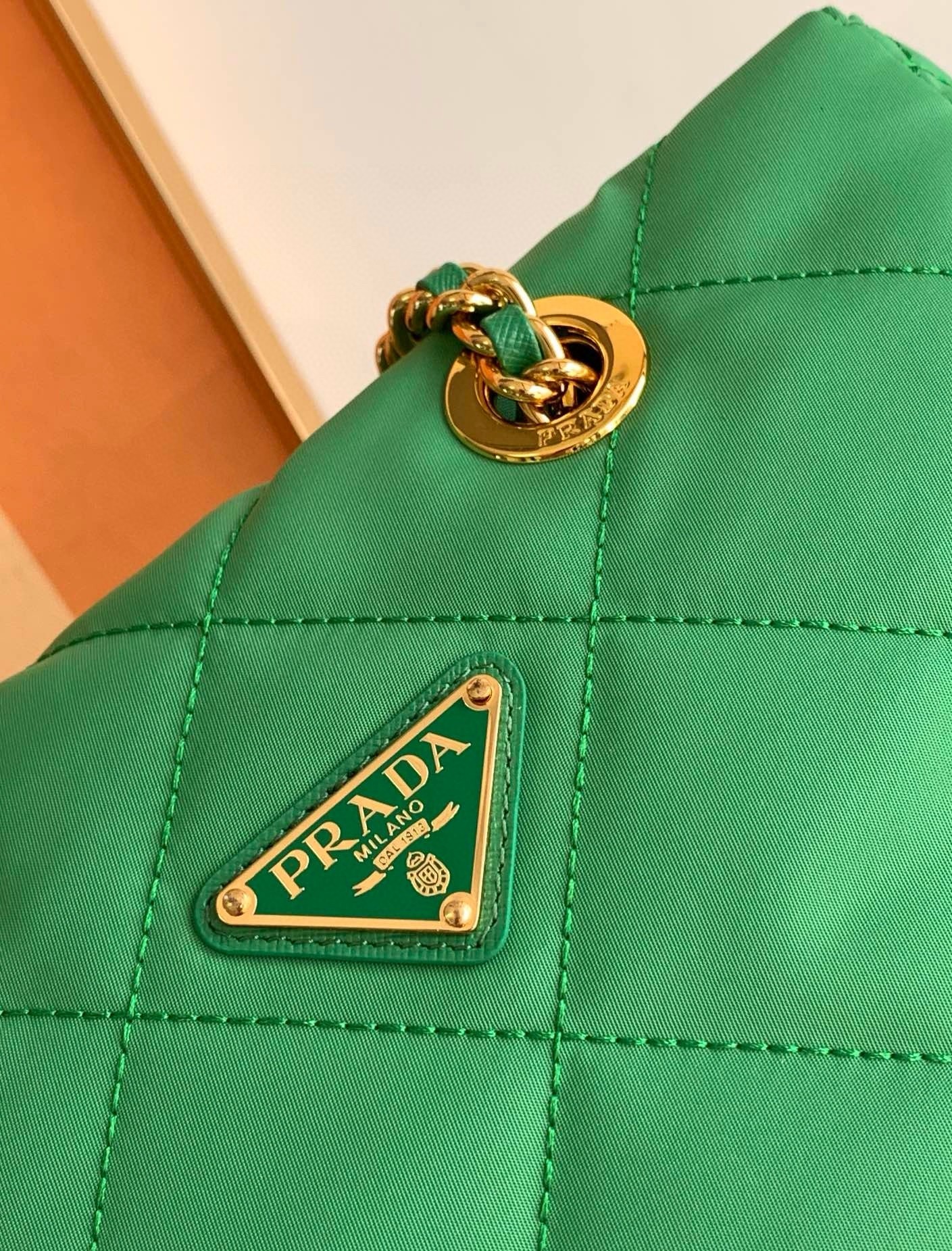 Pra*a re-edition 1995 tote bag in green re-nylon