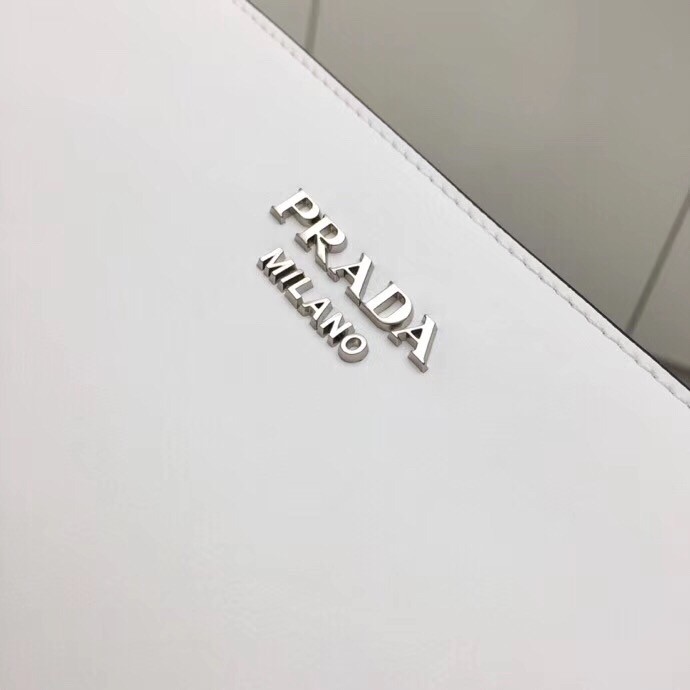 Pra*a white sidonie leather shoulder bag