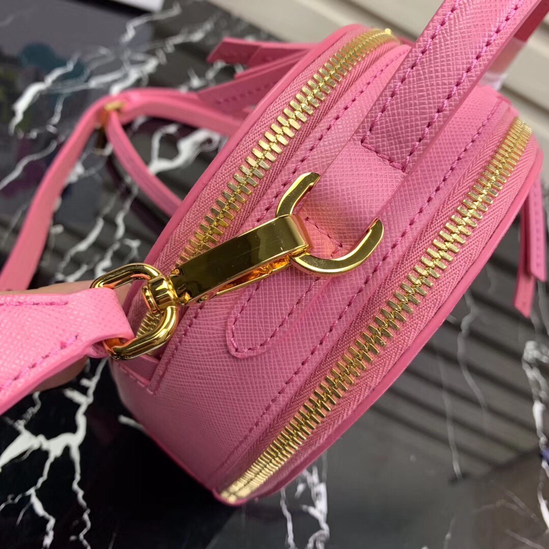 Pra*a odette heart bag in pink saffiano leather