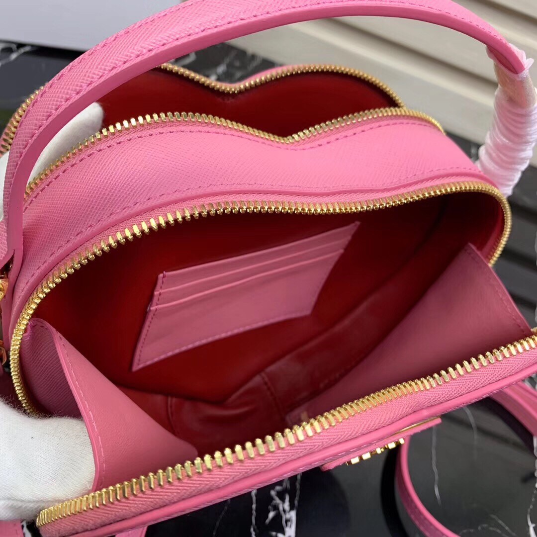 Pra*a odette heart bag in pink saffiano leather