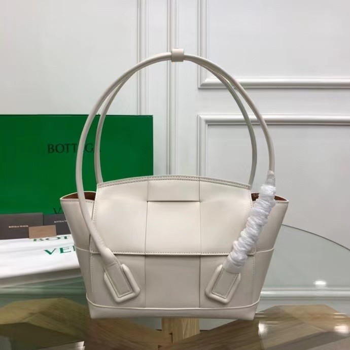 bo*te*ga Ve*ne*ta arco small bag in white intrecciato calfskin