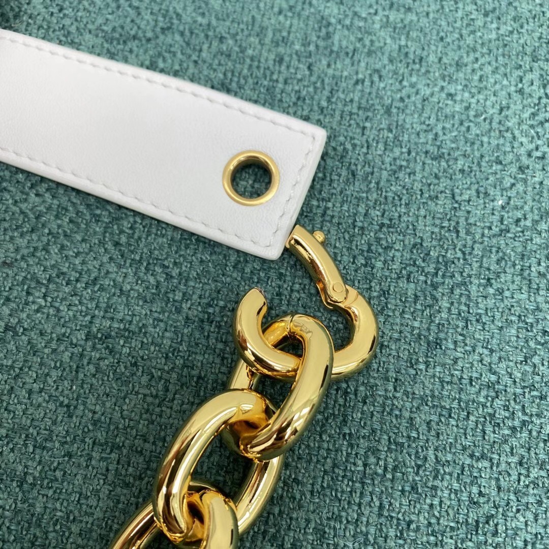 bo*te*ga Ve*ne*ta the belt chain pouch in white nappa leather