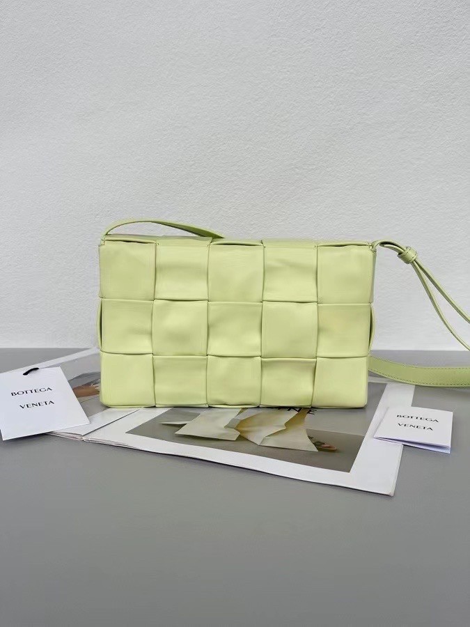 bo*te*ga Ve*ne*ta cassett bag in lemon wrinkled calfskin