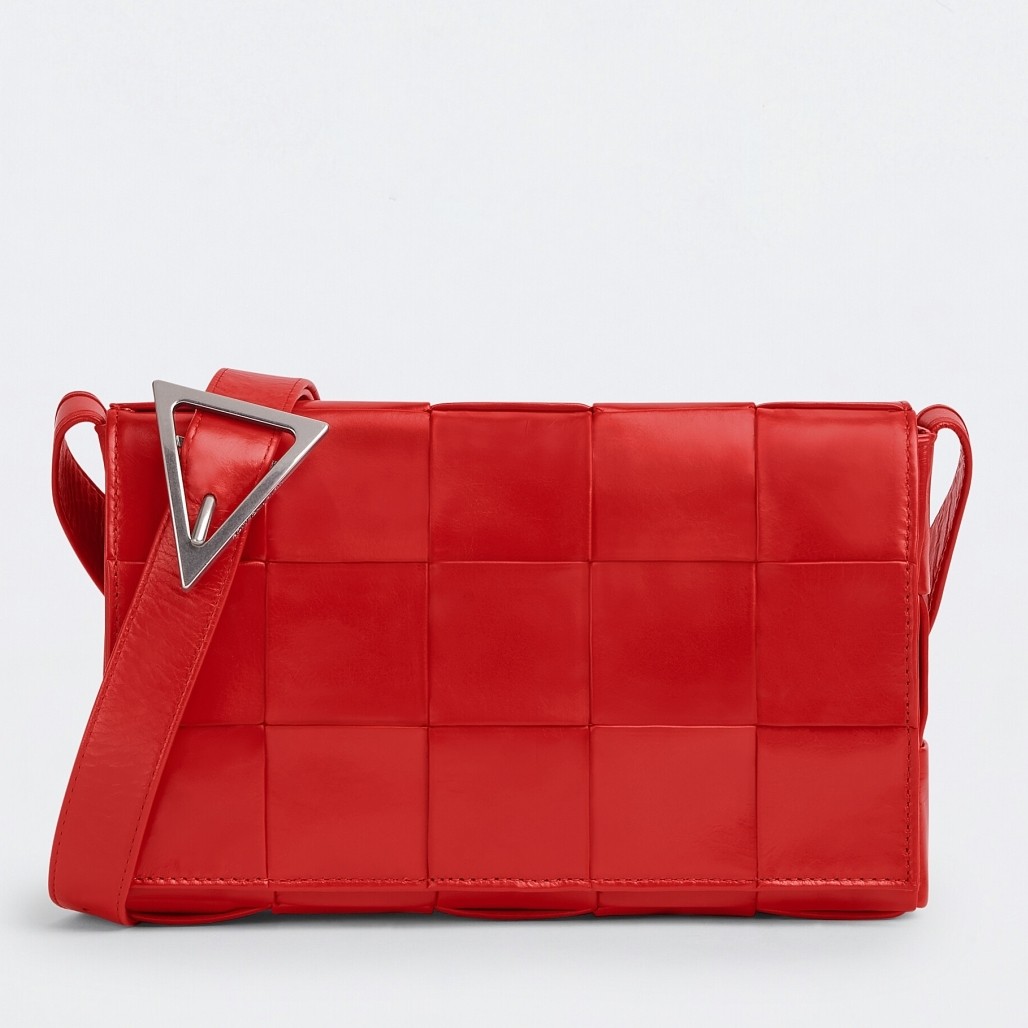 bo*te*ga Ve*ne*ta cassett bag in red wrinkled calfskin