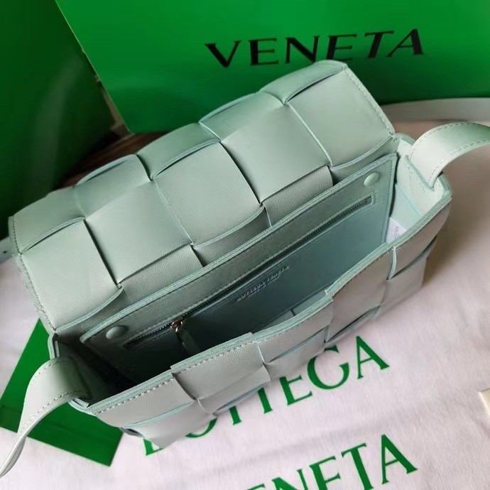 bo*te*ga Ve*ne*ta cassett bag in teal washed intrecciato lambskin