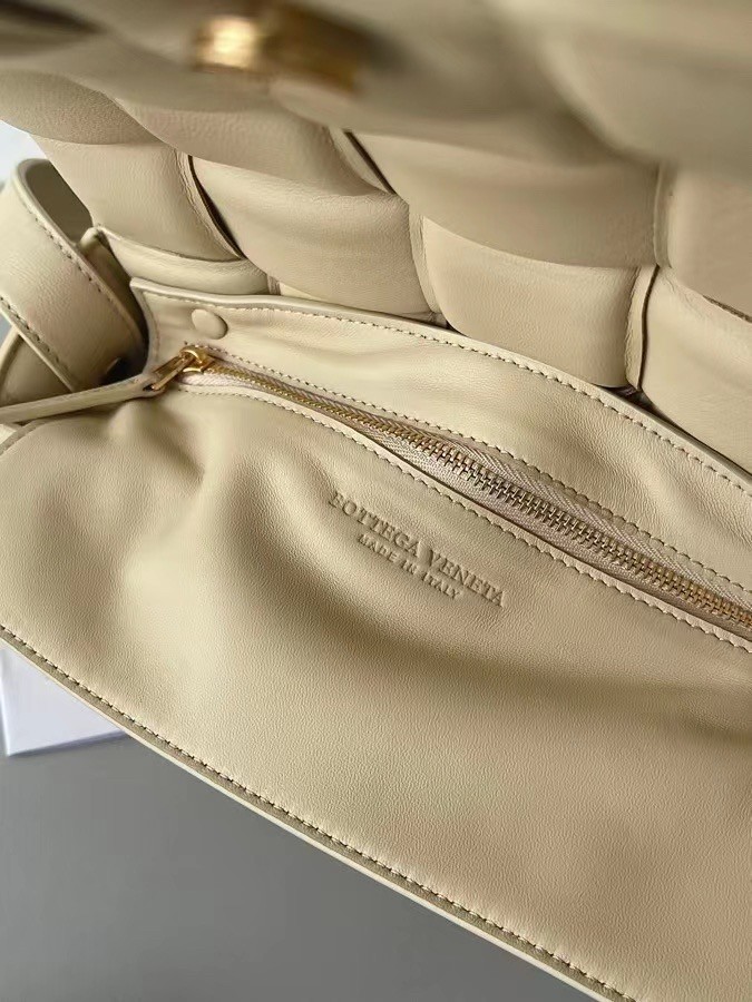 bo*te*ga Ve*ne*ta padded cassette bag in porridge lambskin