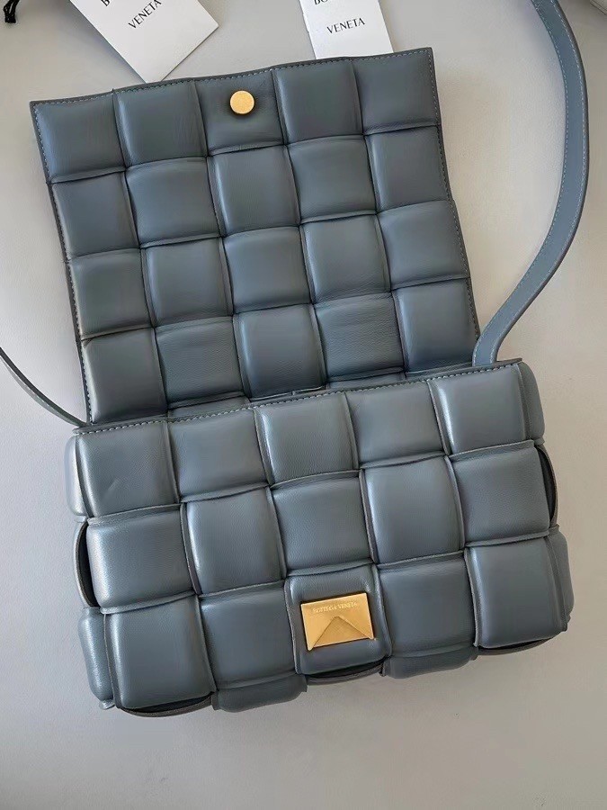 bo*te*ga Ve*ne*ta padded cassette bag in thunder lambskin