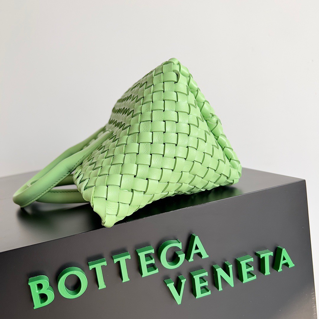 bo*te*ga Ve*ne*ta mini cabat bag in pistachio intrecciato lambskin