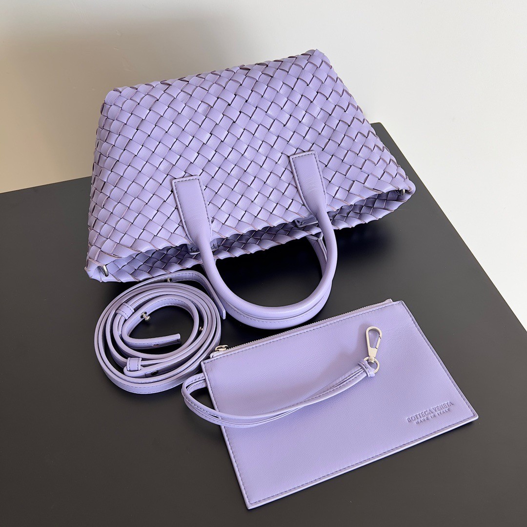 bo*te*ga Ve*ne*ta mini cabat bag in wisteria intrecciato lambskin