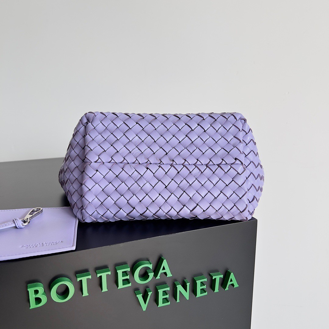 bo*te*ga Ve*ne*ta mini cabat bag in wisteria intrecciato lambskin