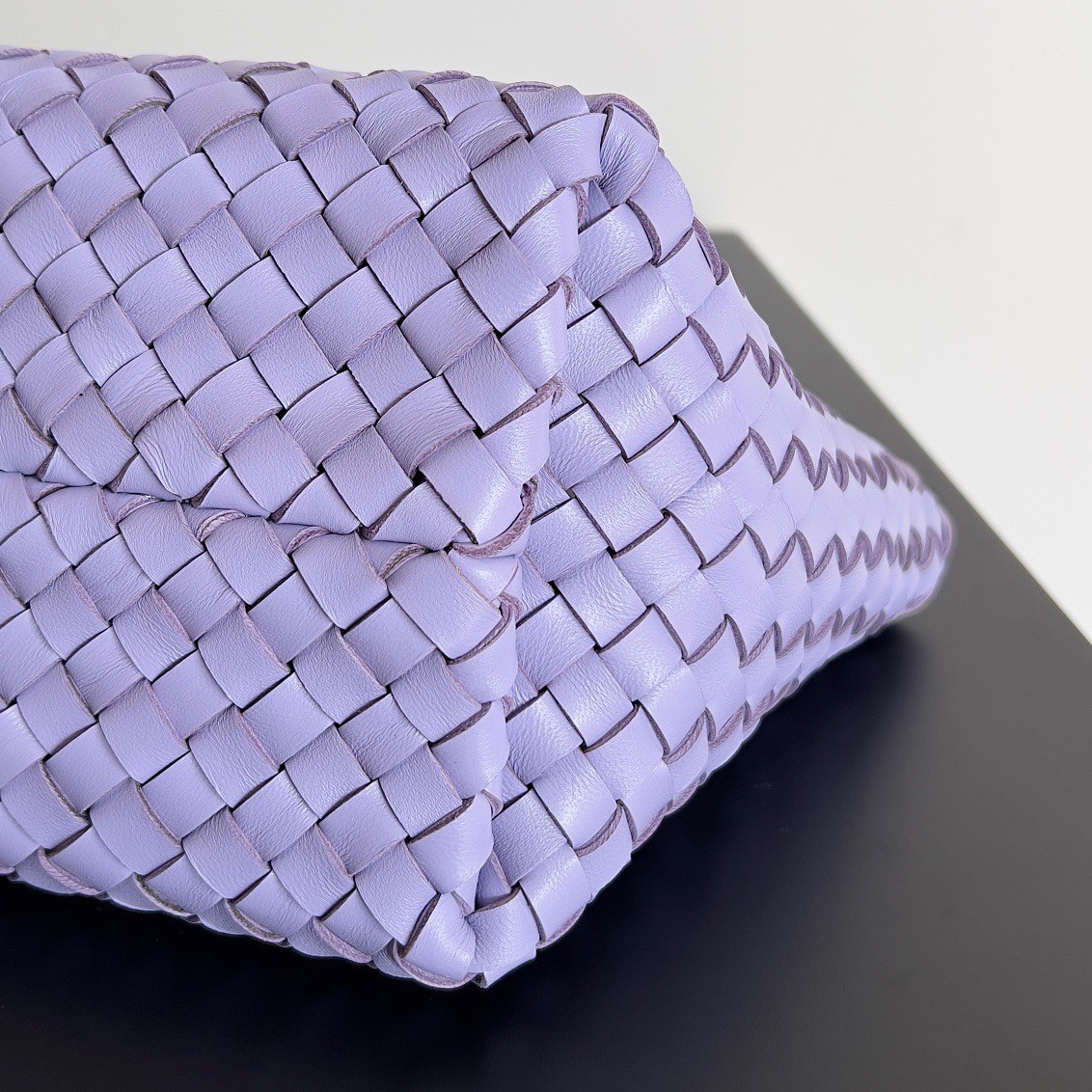 bo*te*ga Ve*ne*ta mini cabat bag in wisteria intrecciato lambskin