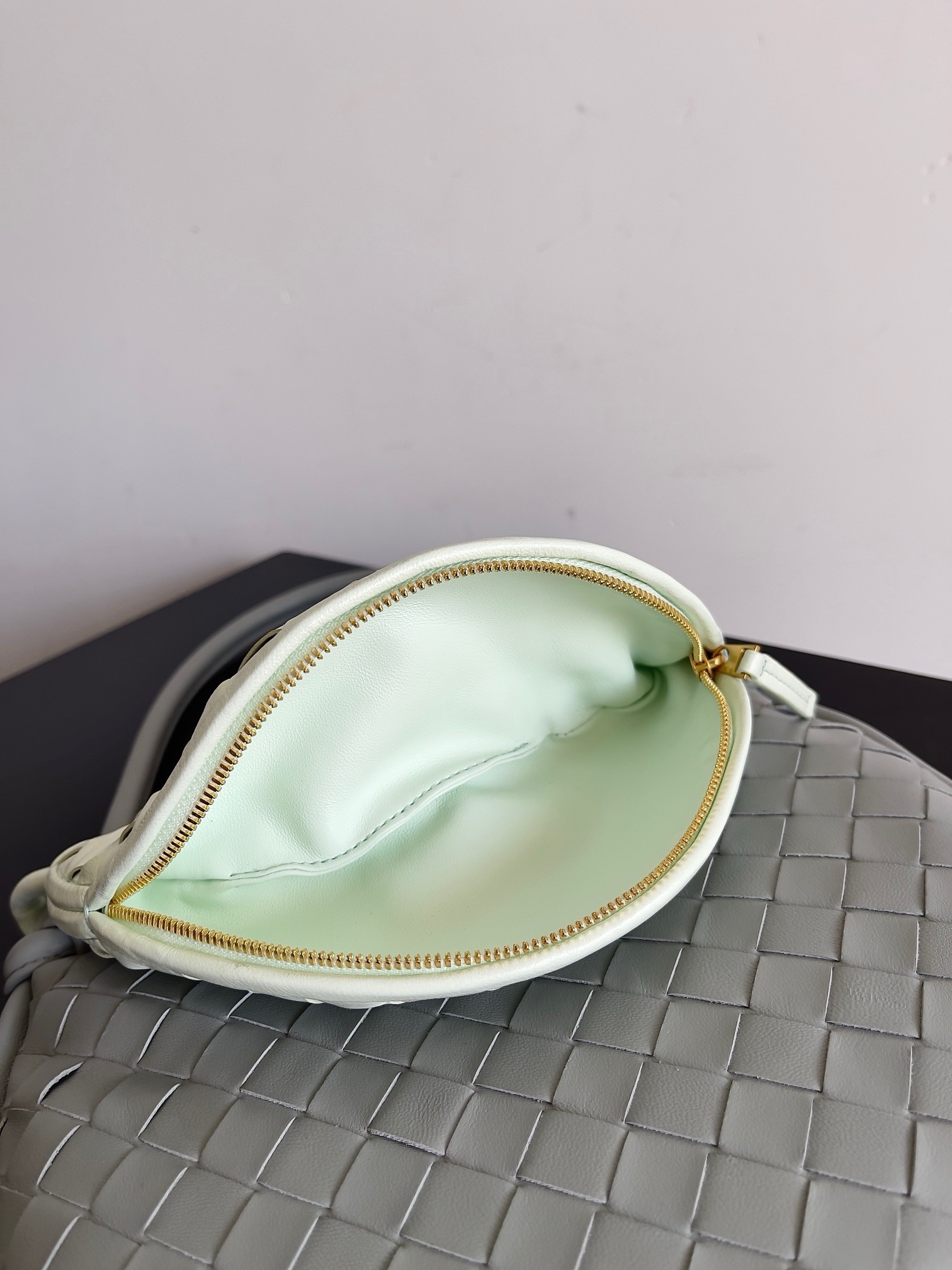 bo*te*ga Ve*ne*ta gemelli small bag in grey/glacier intrecciato lambskin