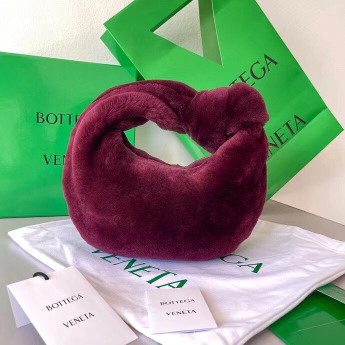 bo*te*ga Ve*ne*ta mini bv jodie bag in mystic shearling