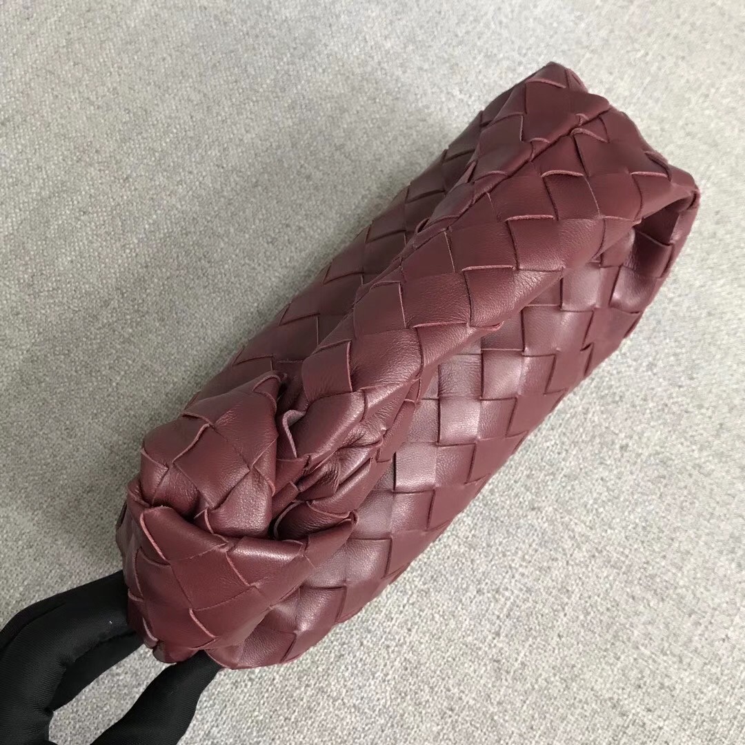 bo*te*ga Ve*ne*ta mini bv jodie bag in bordeaux woven leather