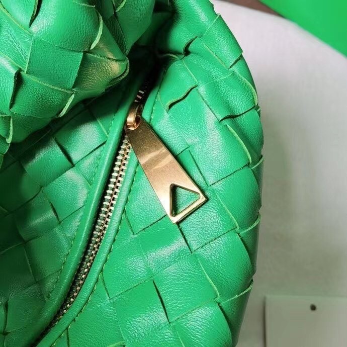 bo*te*ga Ve*ne*ta mini bv jodie bag in green woven leather