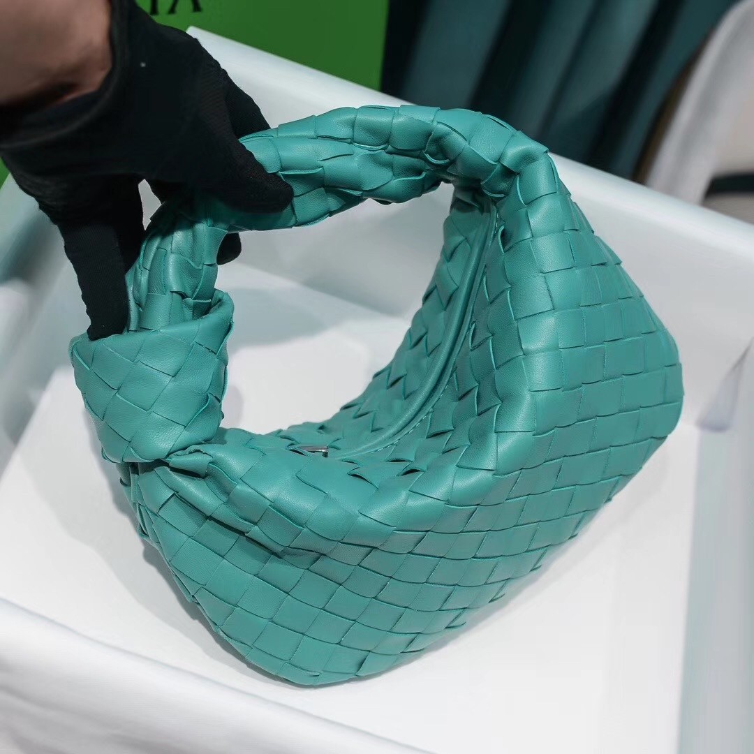 bo*te*ga Ve*ne*ta mini bv jodie bag in green water woven leather