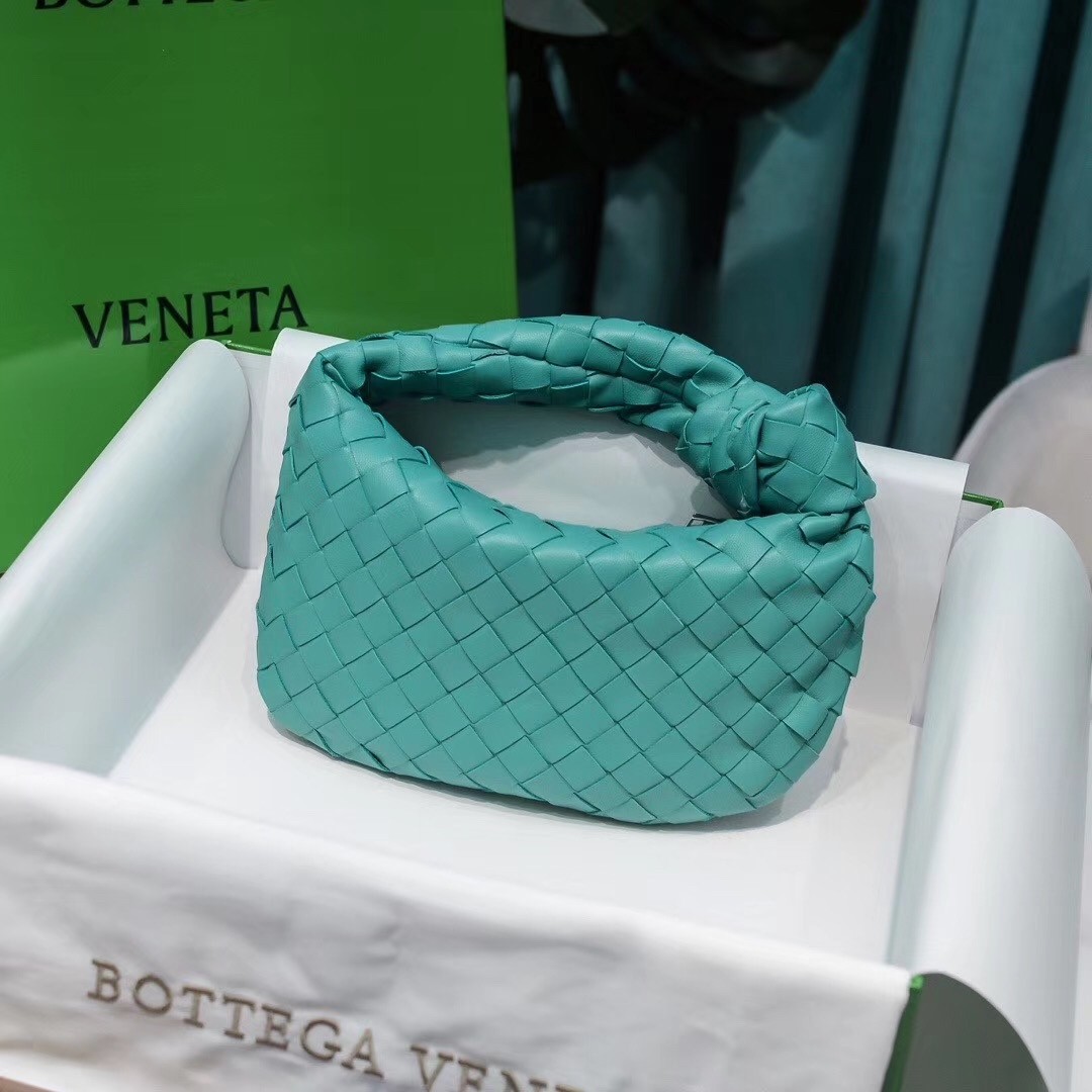 bo*te*ga Ve*ne*ta mini bv jodie bag in green water woven leather