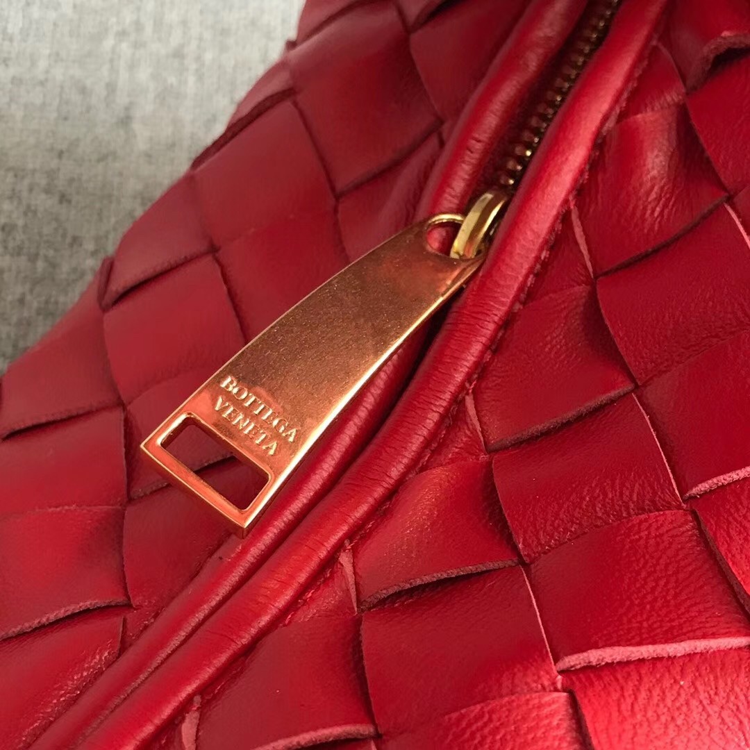 bo*te*ga Ve*ne*ta mini bv jodie bag in red woven leather