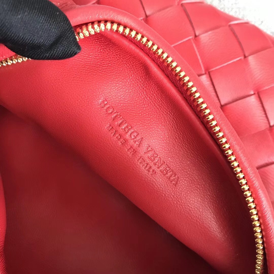 bo*te*ga Ve*ne*ta mini bv jodie bag in red woven leather