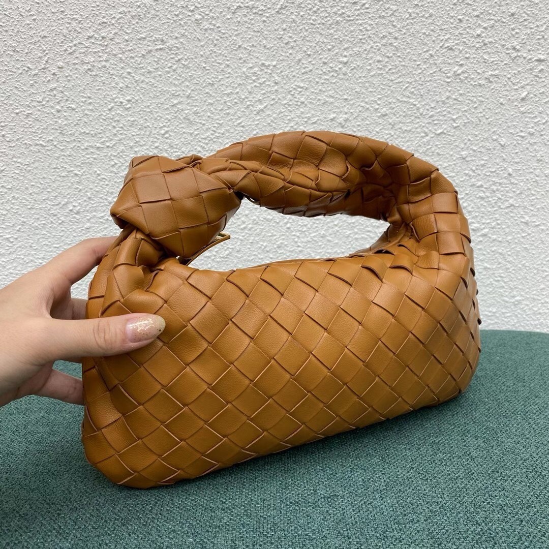 bo*te*ga Ve*ne*ta mini bv jodie bag in sandalwood woven leather