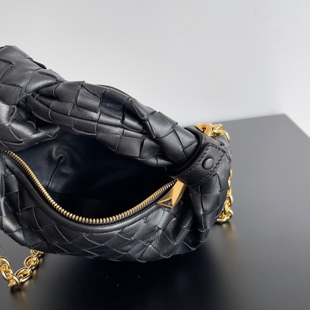 bo*te*ga Ve*ne*ta mini jodie chain bag in black intrecciato lambskin