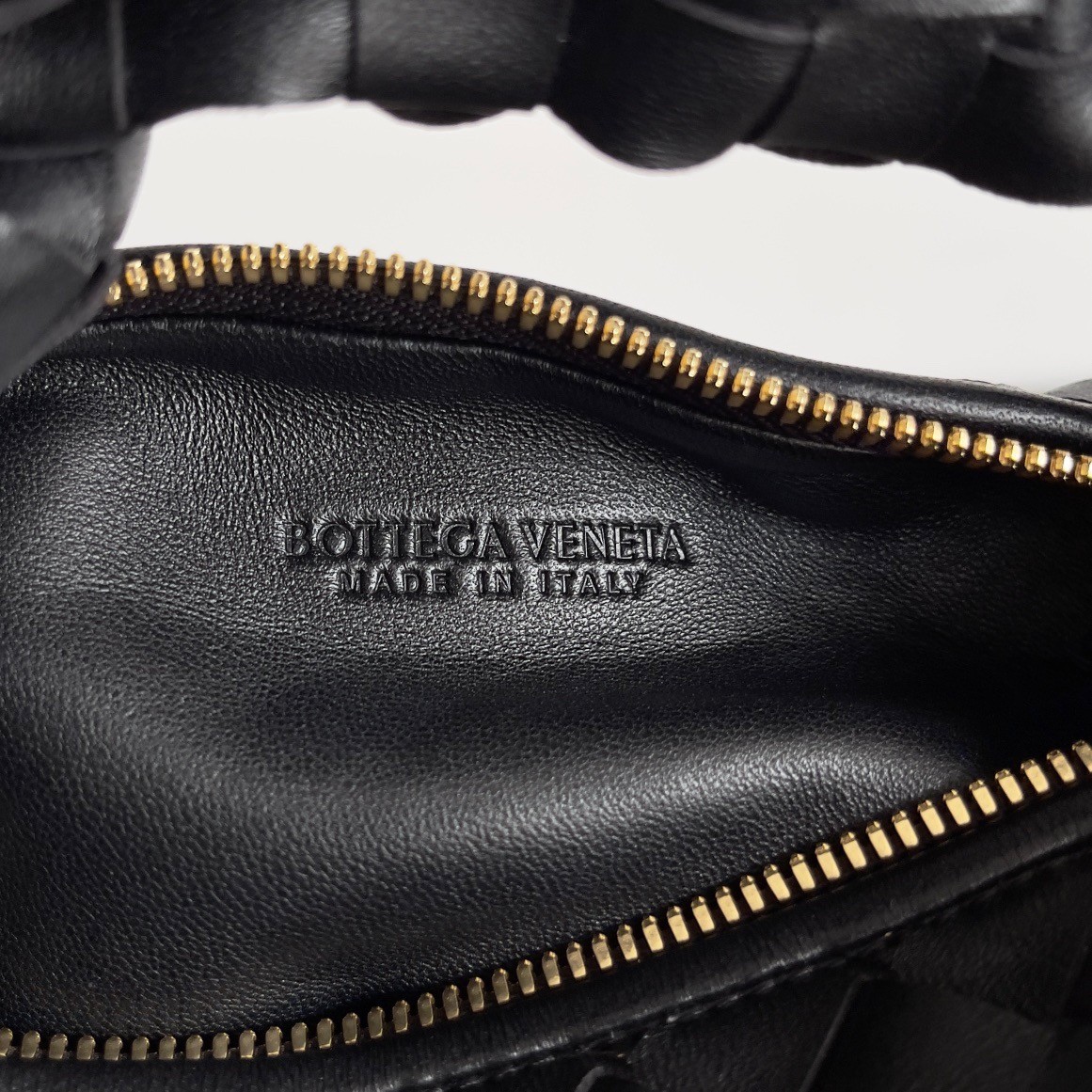 bo*te*ga Ve*ne*ta mini jodie chain bag in black intrecciato lambskin