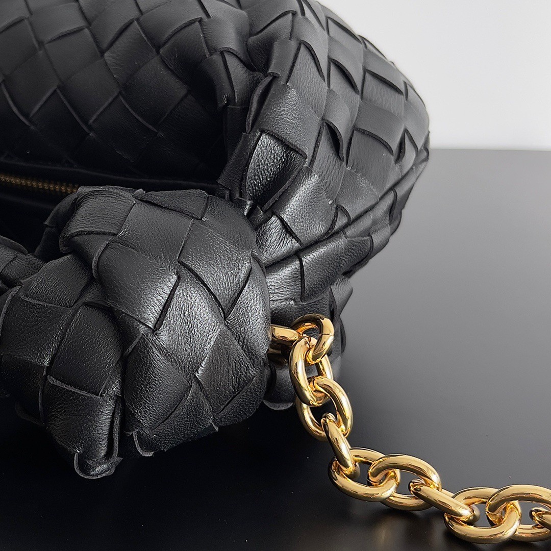 bo*te*ga Ve*ne*ta mini jodie chain bag in black intrecciato lambskin