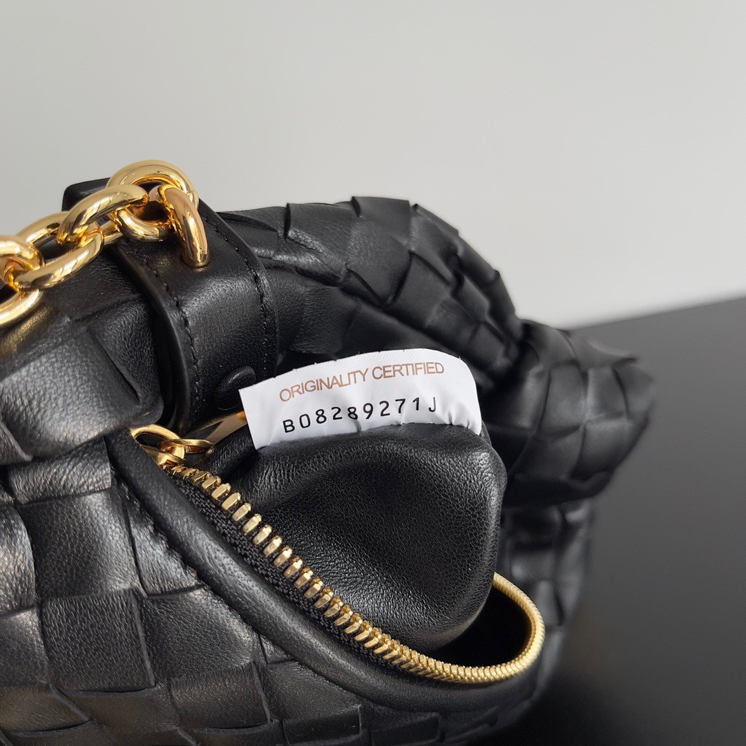 bo*te*ga Ve*ne*ta mini jodie chain bag in black intrecciato lambskin