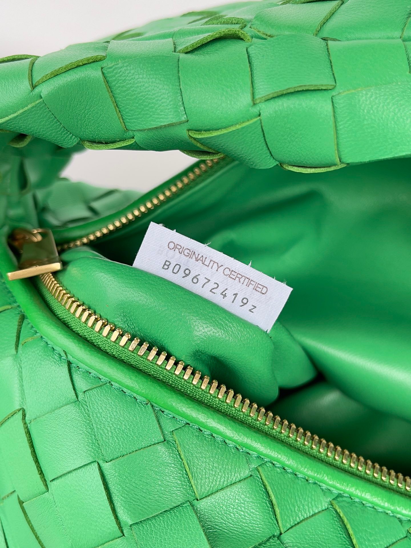 bo*te*ga Ve*ne*ta bv jodie teen bag in green intrecciato leather