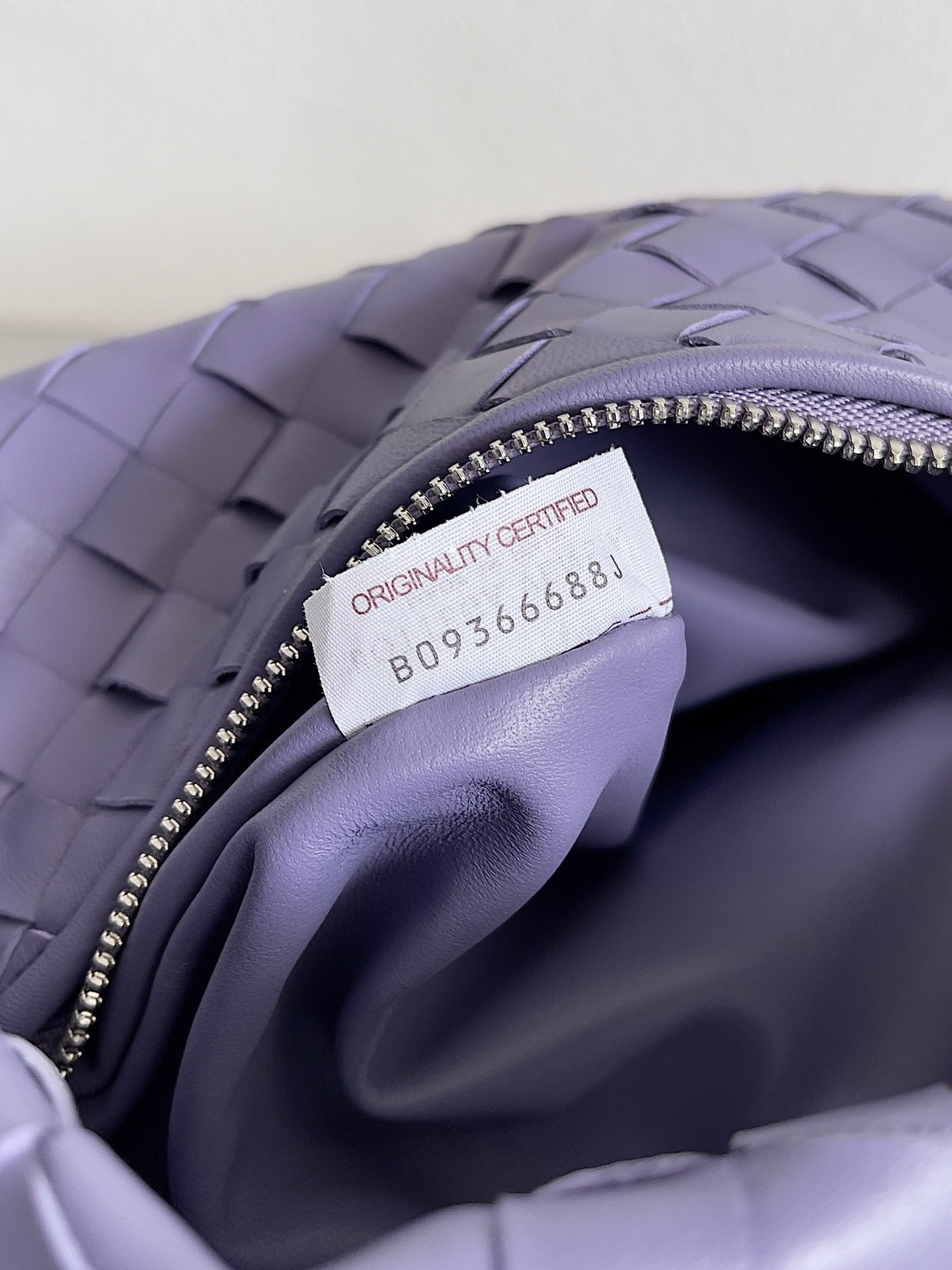 bo*te*ga Ve*ne*ta bv jodie teen bag in wisteria intrecciato leather
