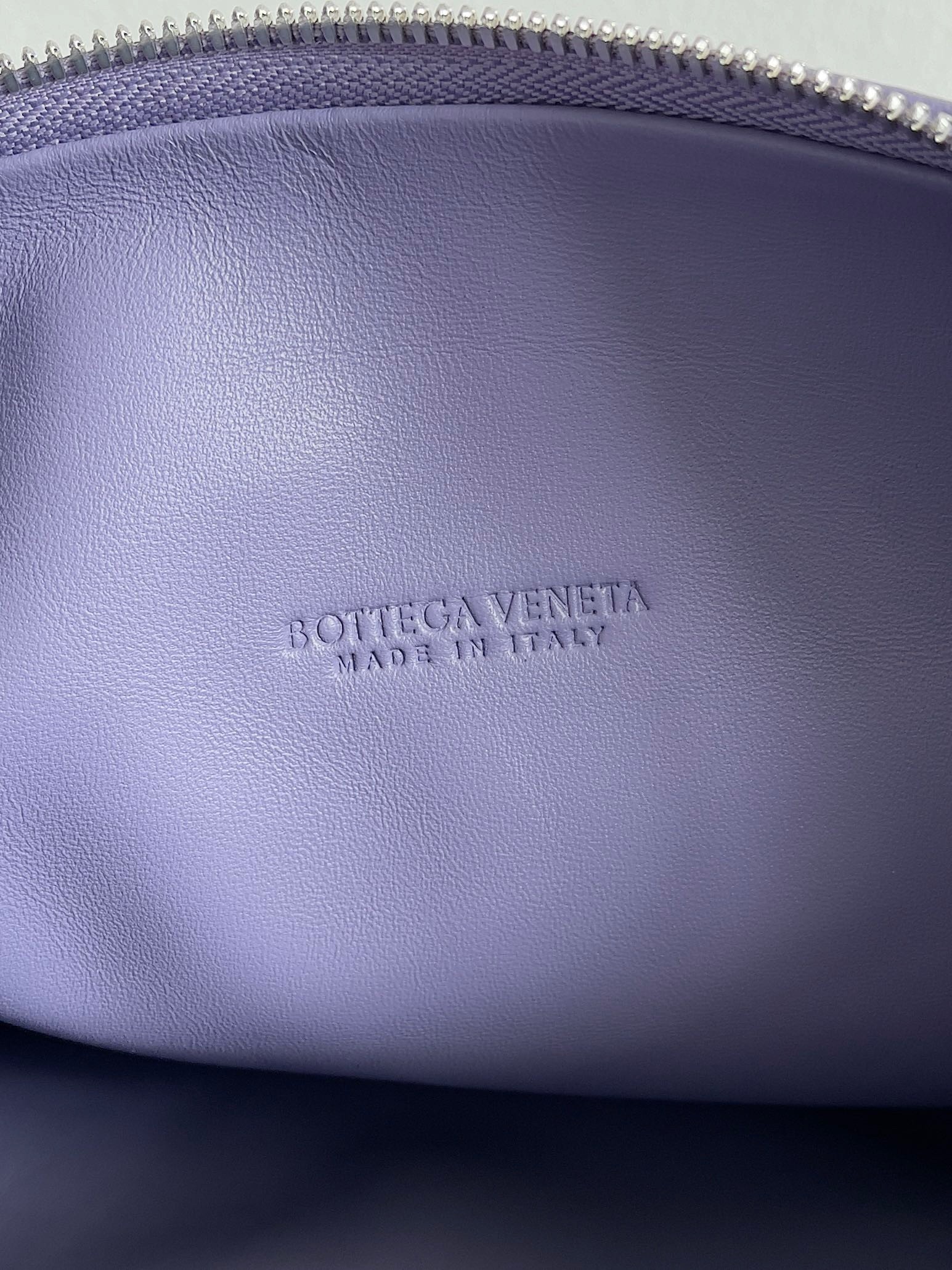bo*te*ga Ve*ne*ta bv jodie teen bag in wisteria intrecciato leather
