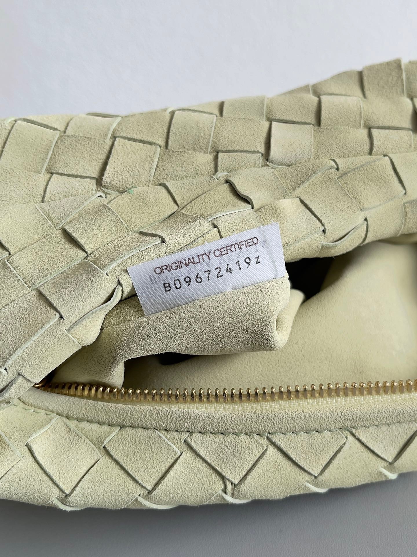 bo*te*ga Ve*ne*ta bv jodie teen bag in lemon suede calfskin