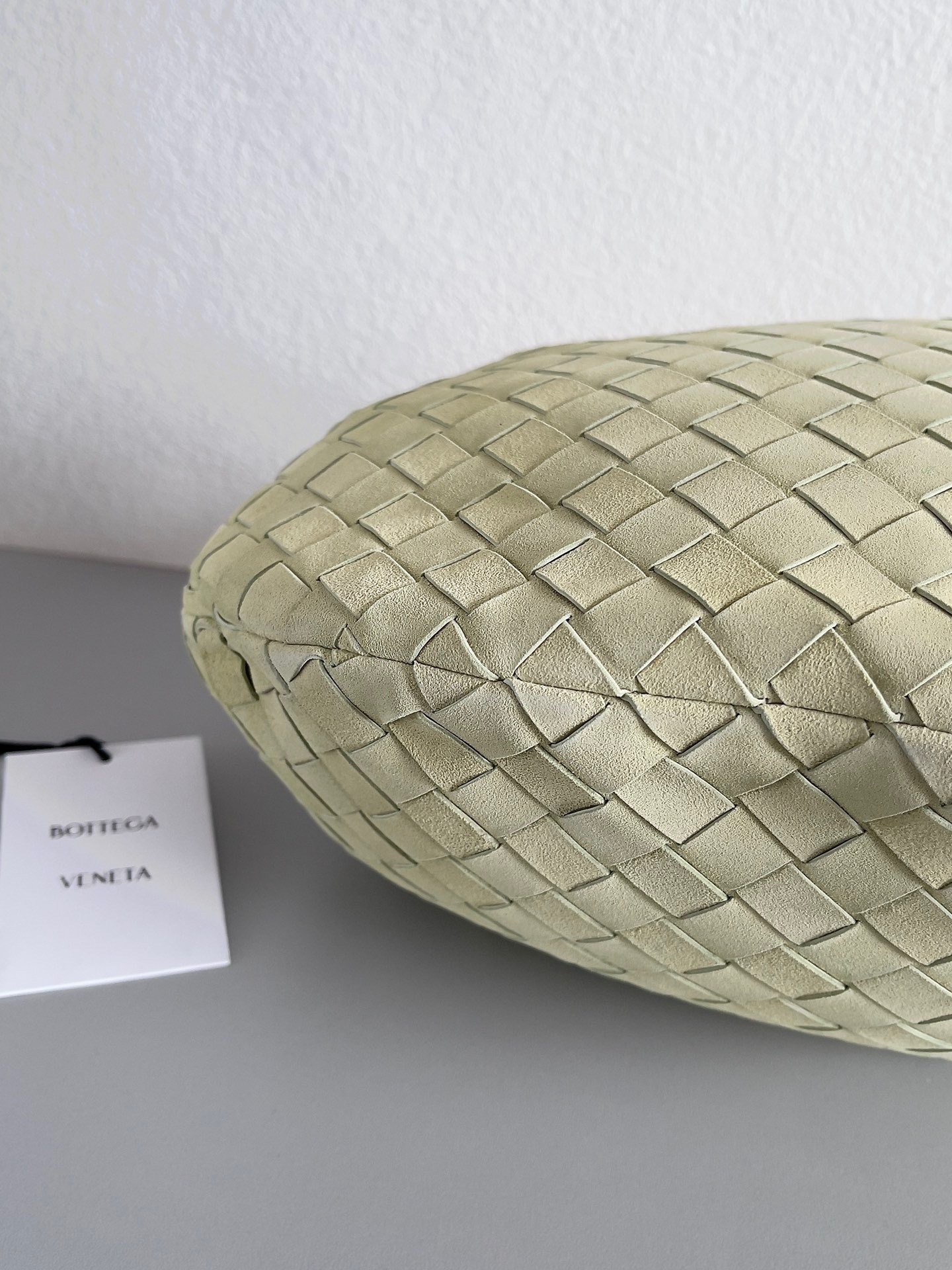 bo*te*ga Ve*ne*ta bv jodie teen bag in lemon suede calfskin
