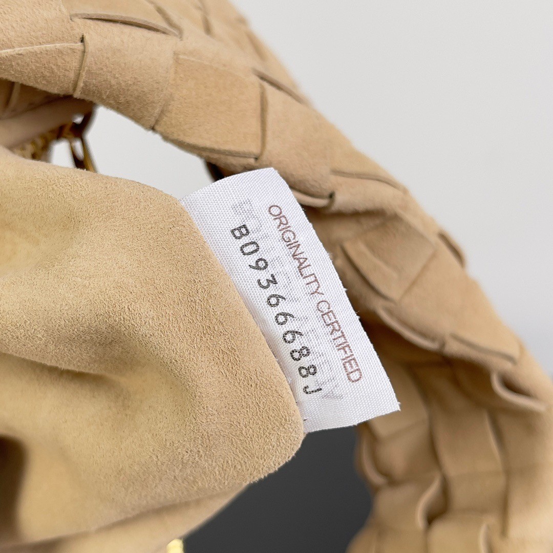 bo*te*ga Ve*ne*ta bv jodie teen bag in porridge suede calfskin