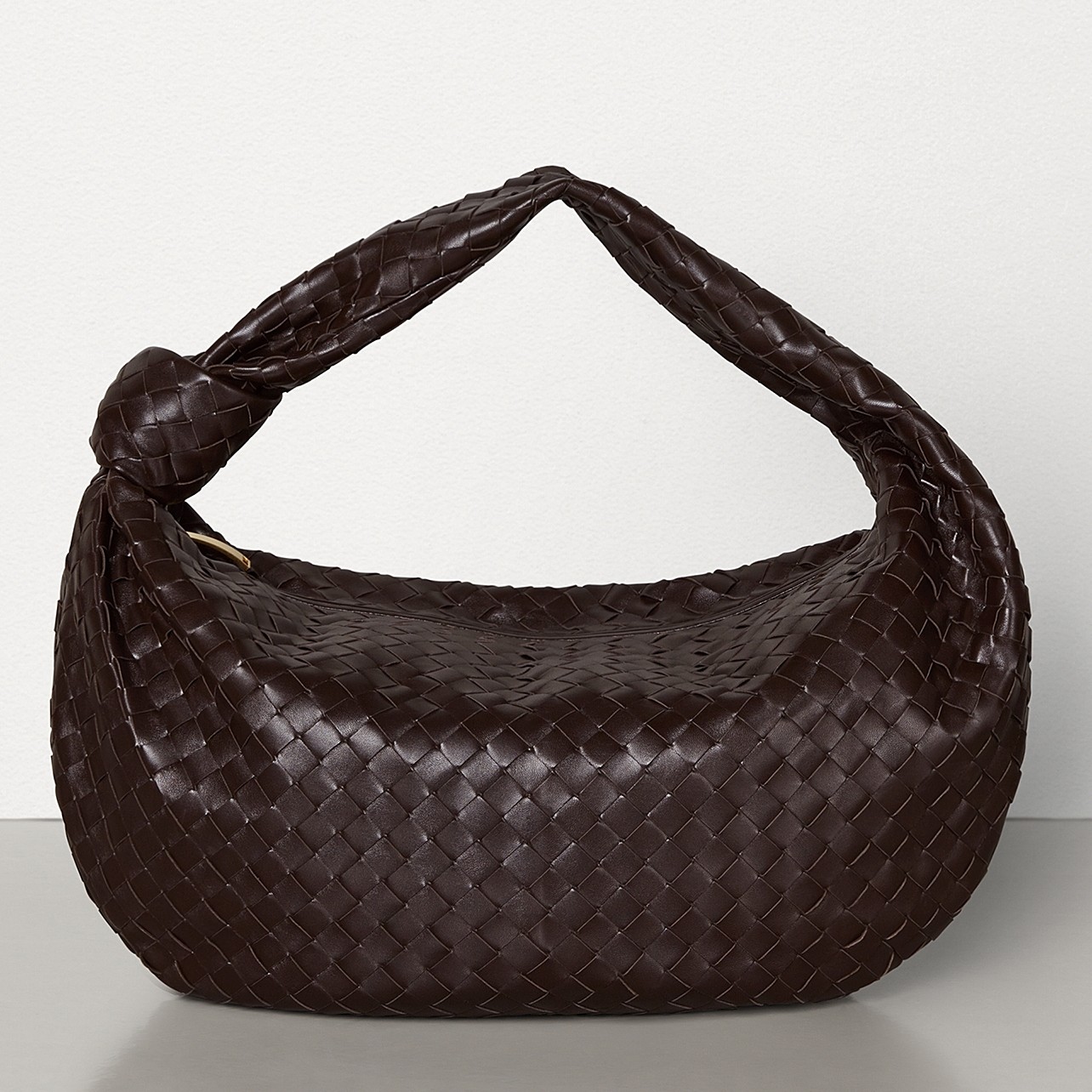 bo*te*ga Ve*ne*ta large bv jodie bag in fondente woven leather