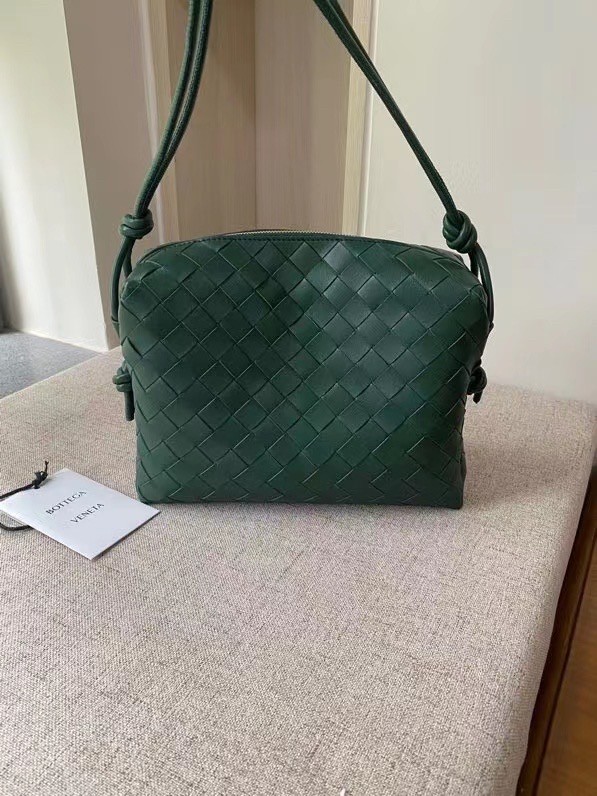 bo*te*ga Ve*ne*ta small loop bag in raintree intrecciato lambskin