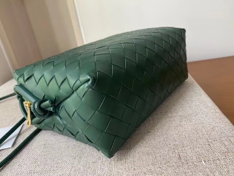 bo*te*ga Ve*ne*ta small loop bag in raintree intrecciato lambskin