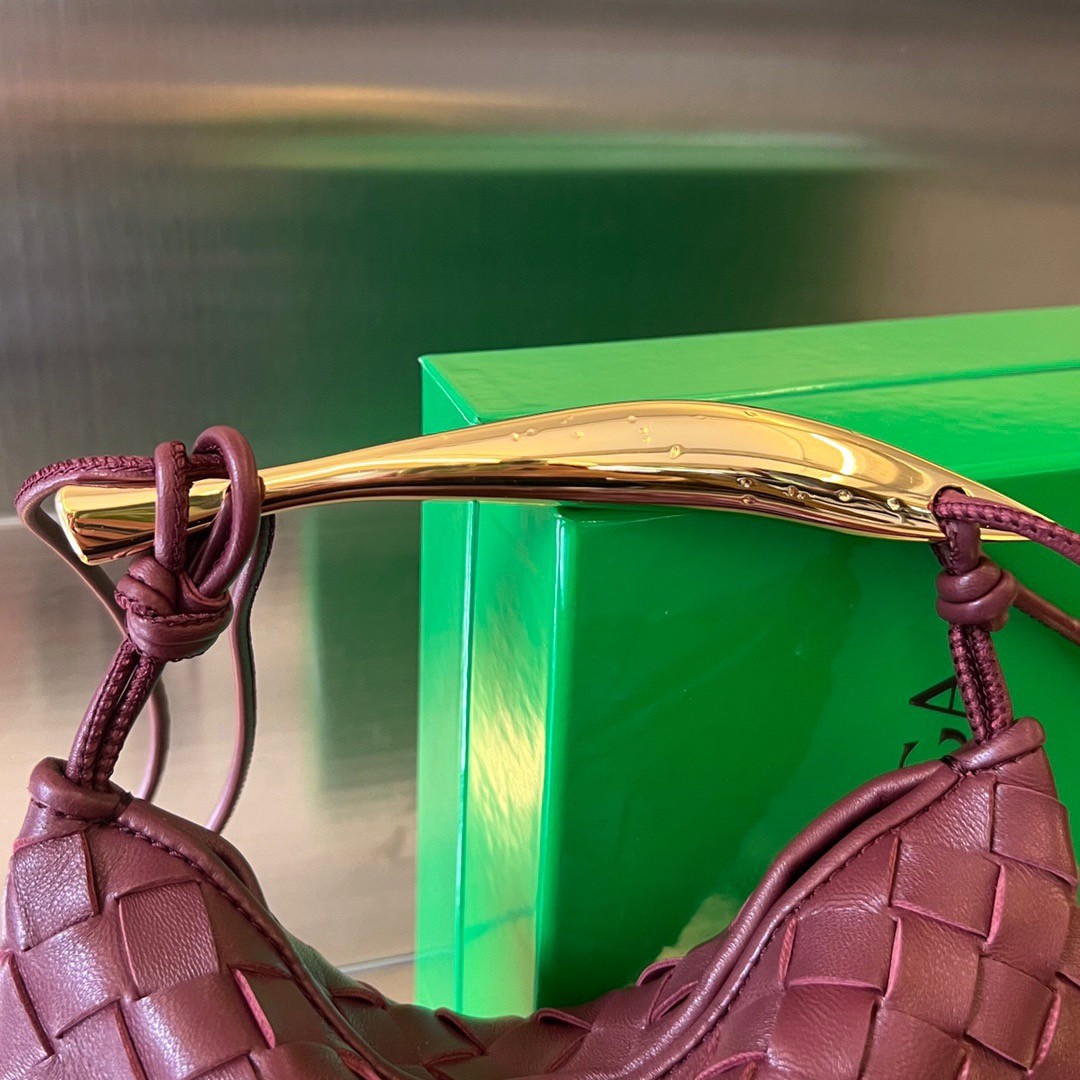 bo*te*ga Ve*ne*ta sardine mini bag in barolo intrecciato lambskin