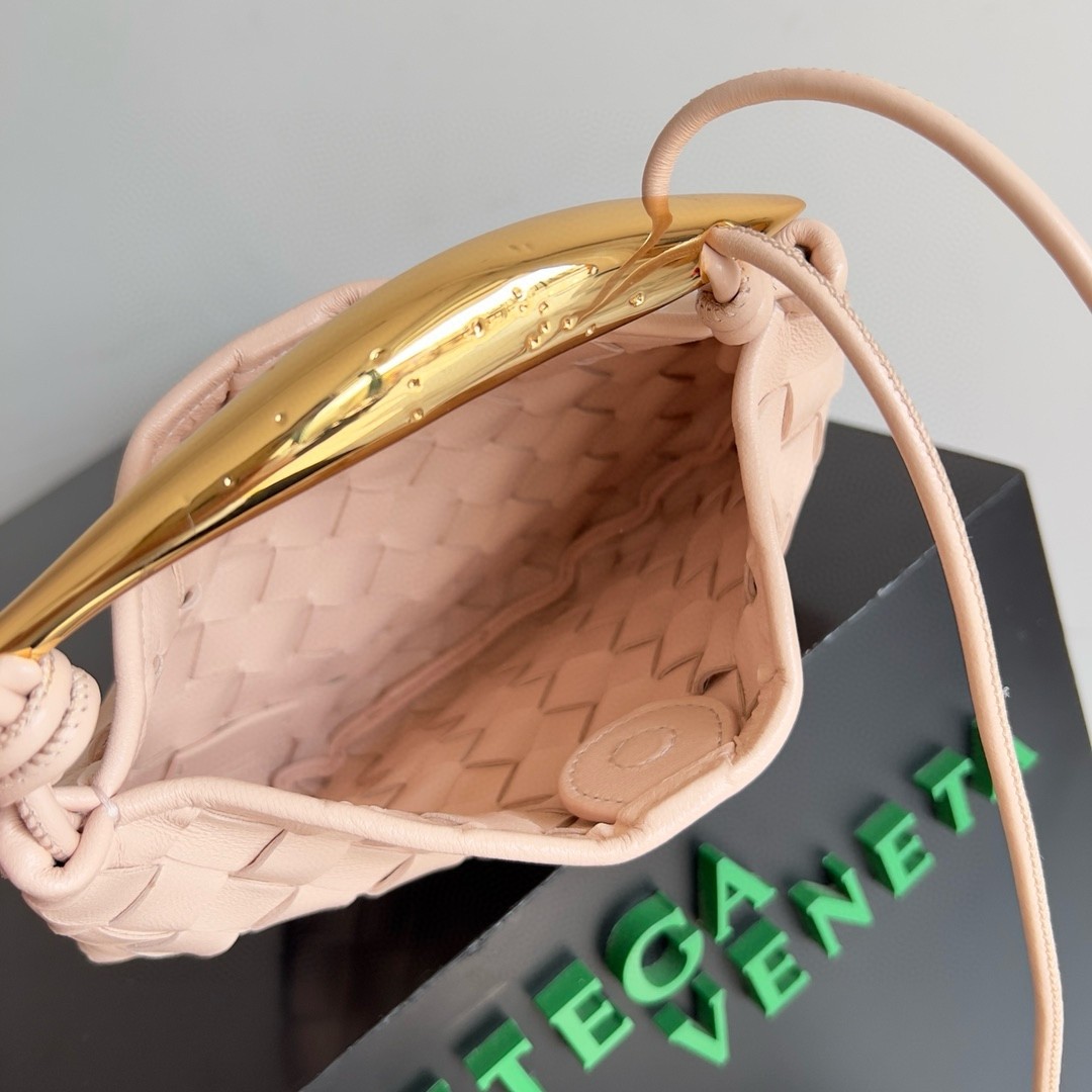 bo*te*ga Ve*ne*ta sardine mini bag in lotus intrecciato lambskin