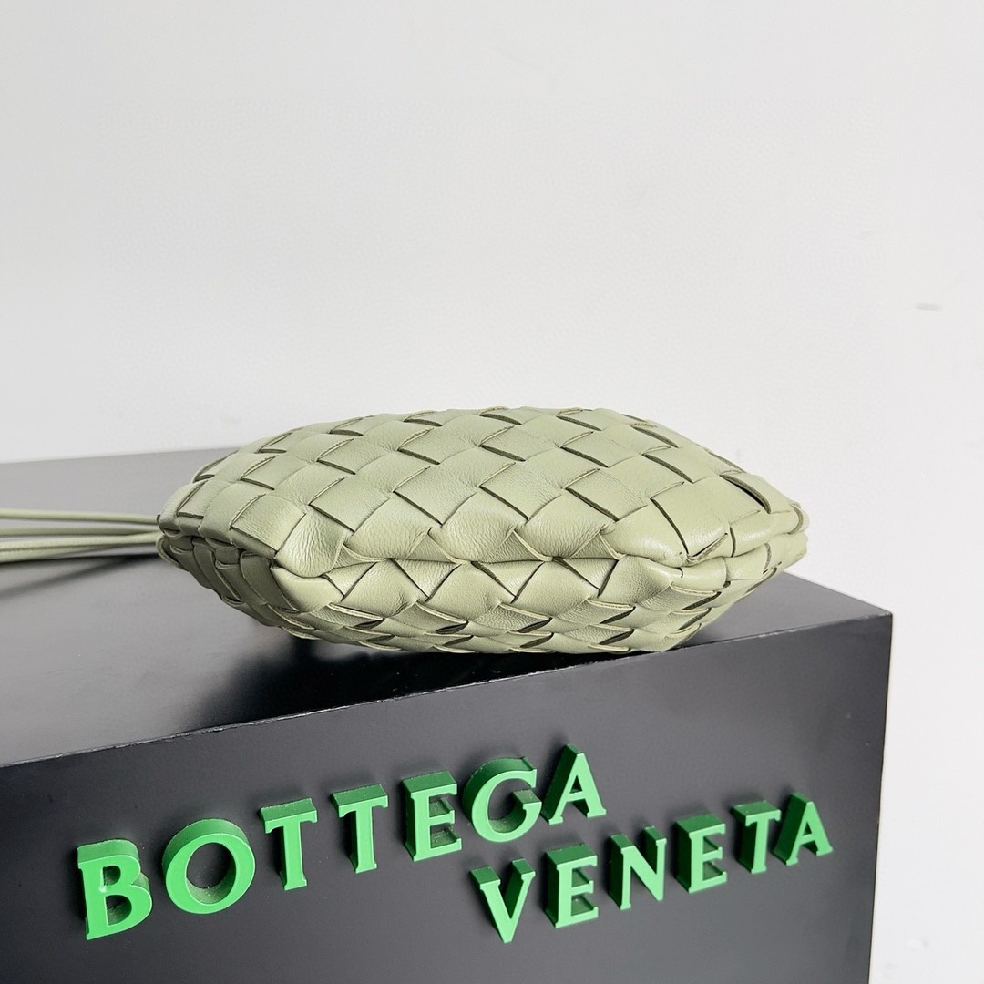 bo*te*ga Ve*ne*ta sardine mini bag in travertine intrecciato lambskin