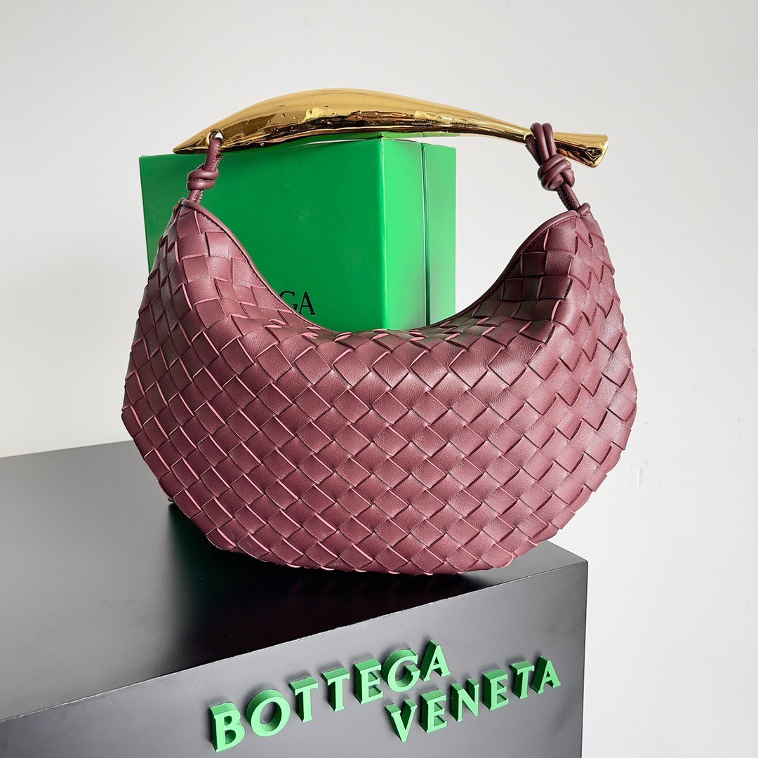 bo*te*ga Ve*ne*ta small sardine bag in barolo intrecciato lambskin