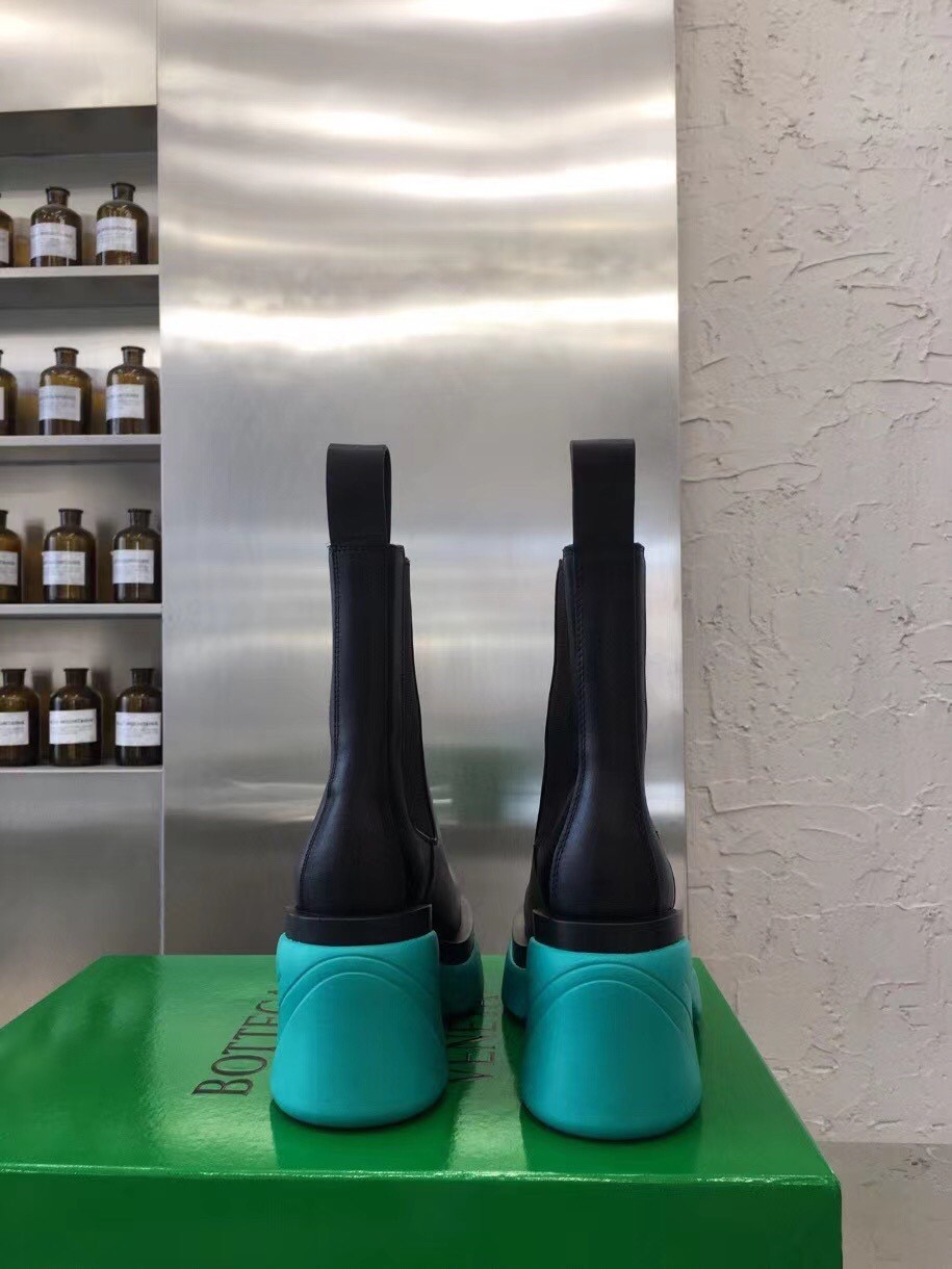 bo*te*ga Ve*ne*ta flash chelsea boots with neptune outsole