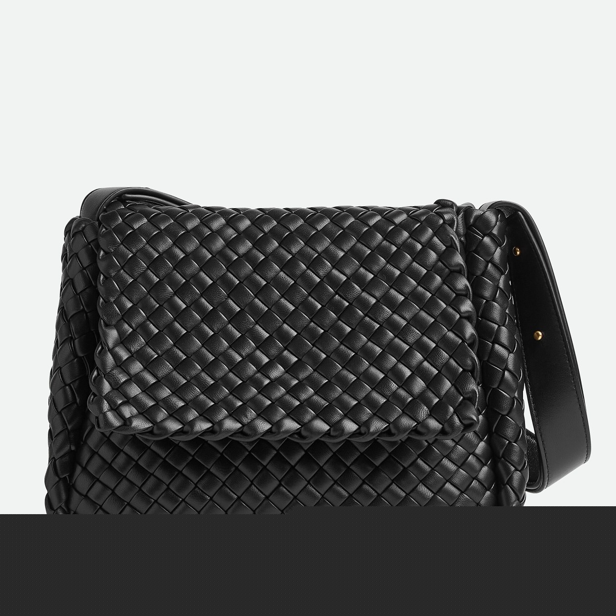 bo*te*ga Ve*ne*ta cobble small bag in black intrecciato leather