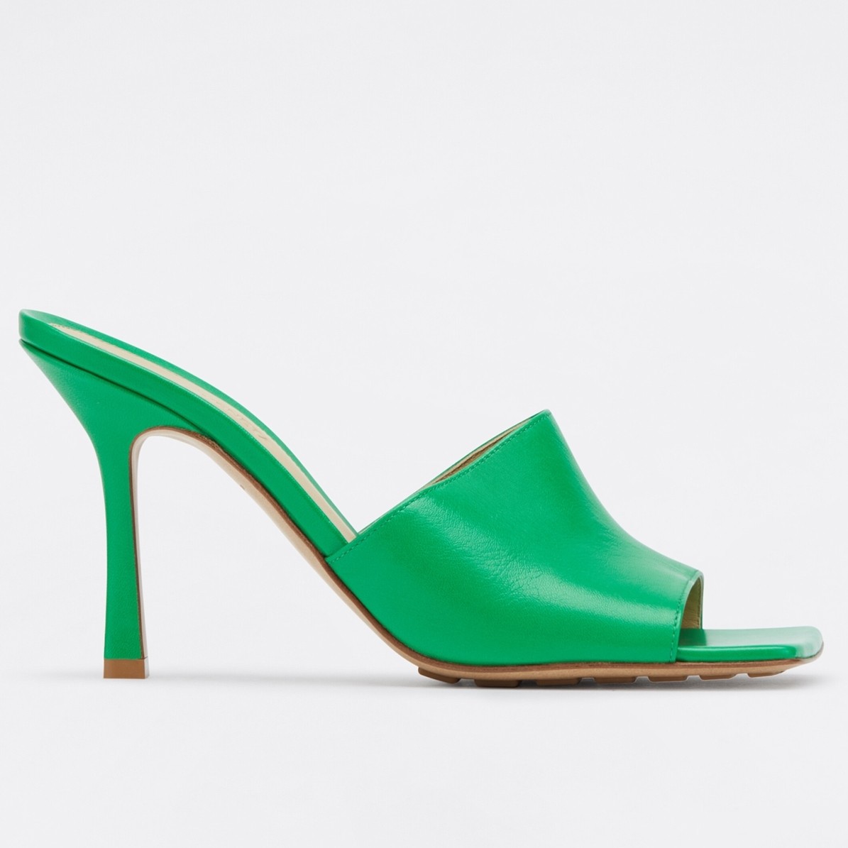 bo*te*ga Ve*ne*ta stretch mules 90mm in green lambskin