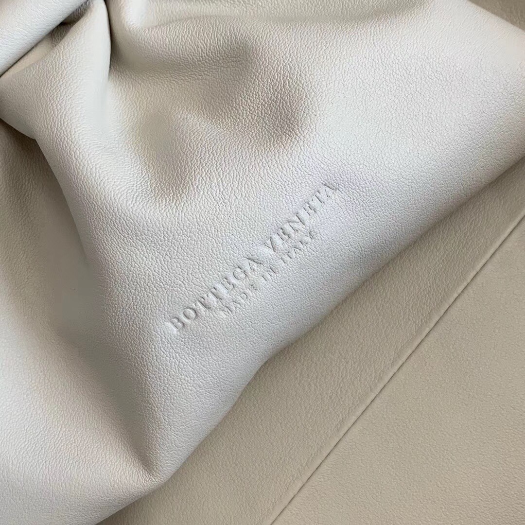 bo*te*ga Ve*ne*ta the pouch clutch in white calfskin